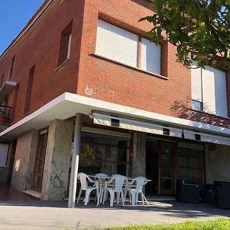 بيت للعطل House With Garden 10 Min Walk To The